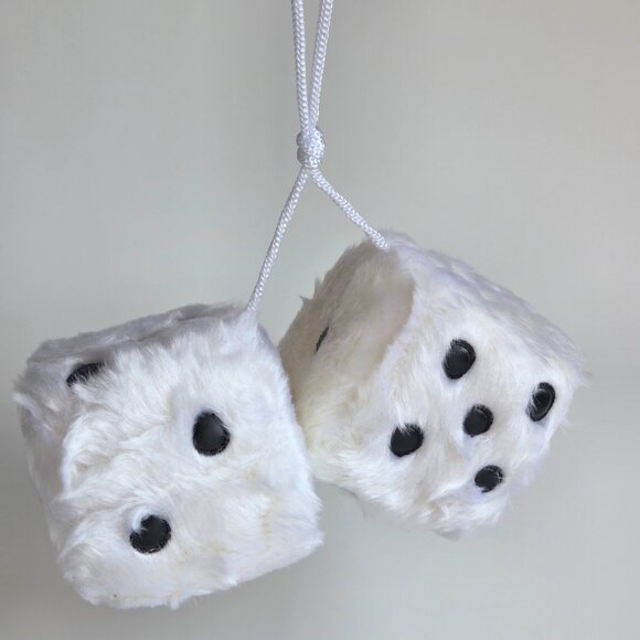 Fluffy White Fuzzy Dice - Retro Style - Picture 9 of 9